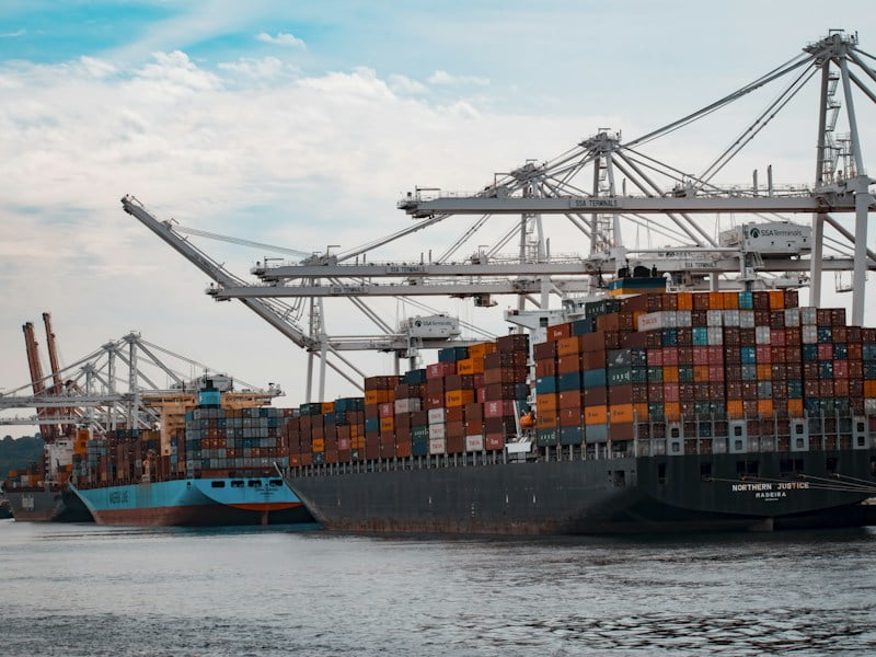 Đội ngũ chuyên gia logistics HDT Logistics tại văn phòng